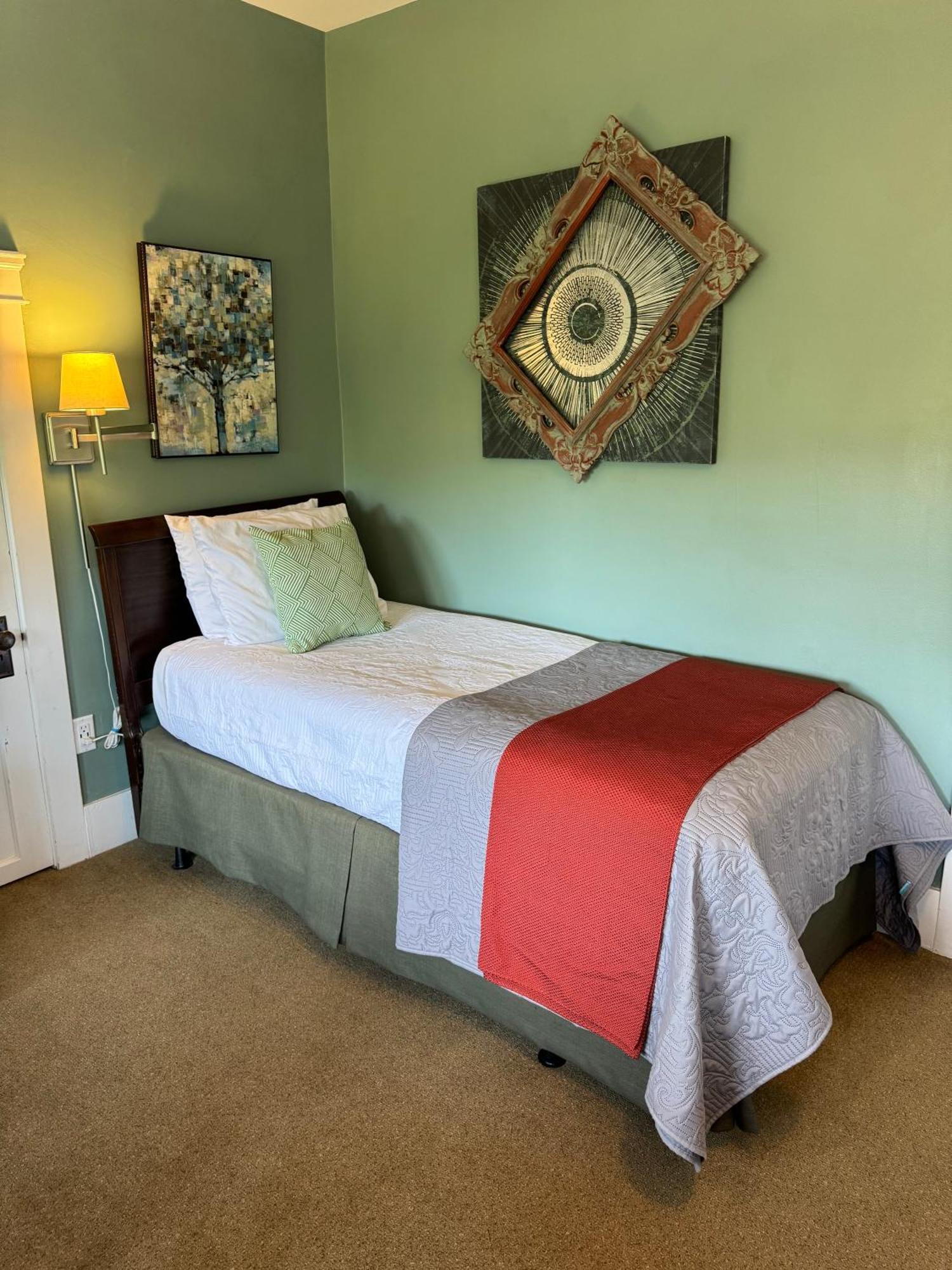 Bayberry Inn B&B And Oregon Wellness Retreat أشلاند المظهر الخارجي الصورة