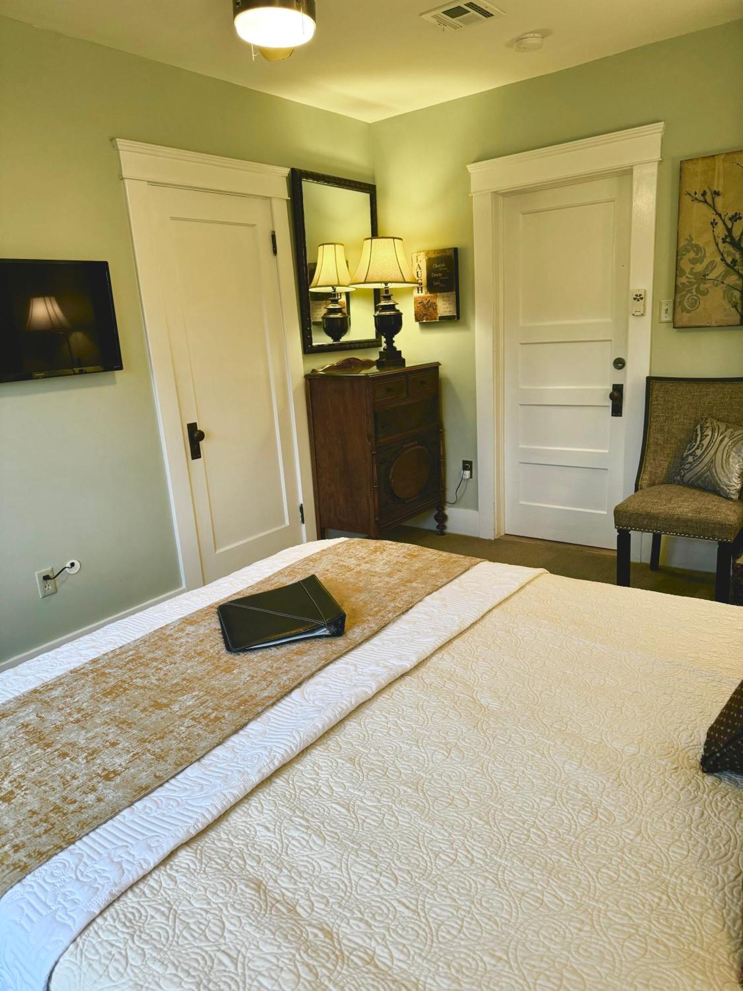 Bayberry Inn B&B And Oregon Wellness Retreat أشلاند المظهر الخارجي الصورة